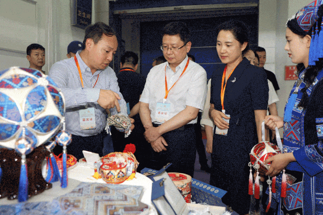 民族手工业品牌集群闪耀“世界小商品之都”