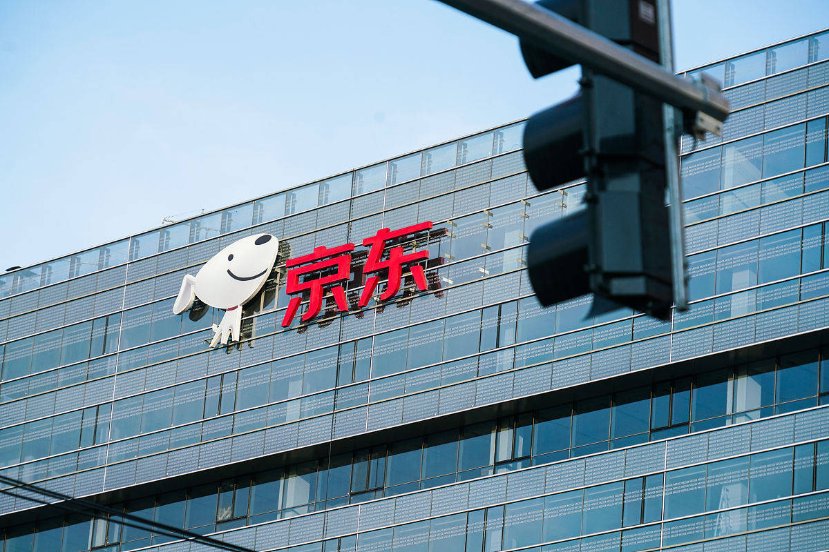 外卖、稳定币、机器人三箭齐发，刘强东再造一个“新京东”